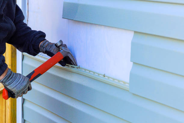Reliable Emergency Siding Repair contractor in Mundelein, IL by Squared Siding